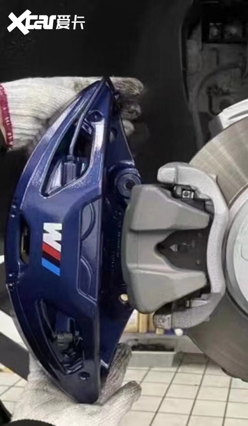 中国宝马mp刹车零配件销售:大连德利汽车改装前4后1红色刹车套件,每个