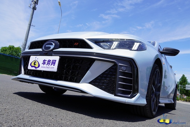 “赛道基因”高性能车 试驾影豹R 运动轿车最强王者