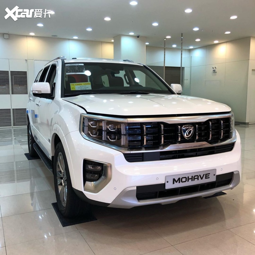 全新起亚霸锐海外实车到店硬派的风格