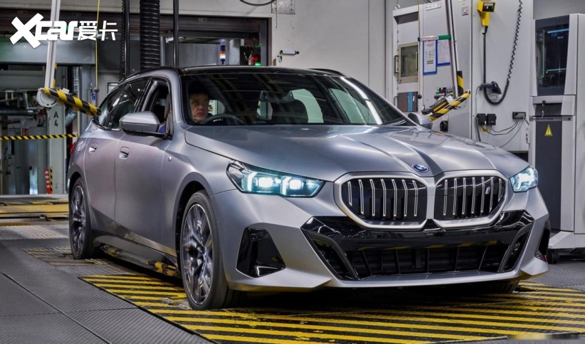 全新宝马5系旅行版下线,造型年轻内饰科技,提供多种动力可选-爱卡汽车