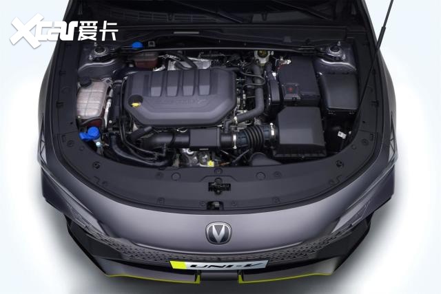谁才是年轻人的第一辆运动型车 长安UNI-V VS东风本田思域