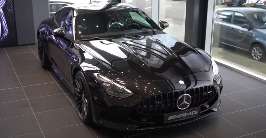 全新AMG GT63海外到店实拍，搭4.0T V8发动机，性能爆表