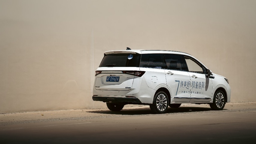 号称“最接地气的七座车“来了！五菱这次又刷新了我的认知！
