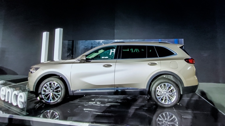 昂科威Plus：你确定，要买比凯迪拉克贵的别克SUV？