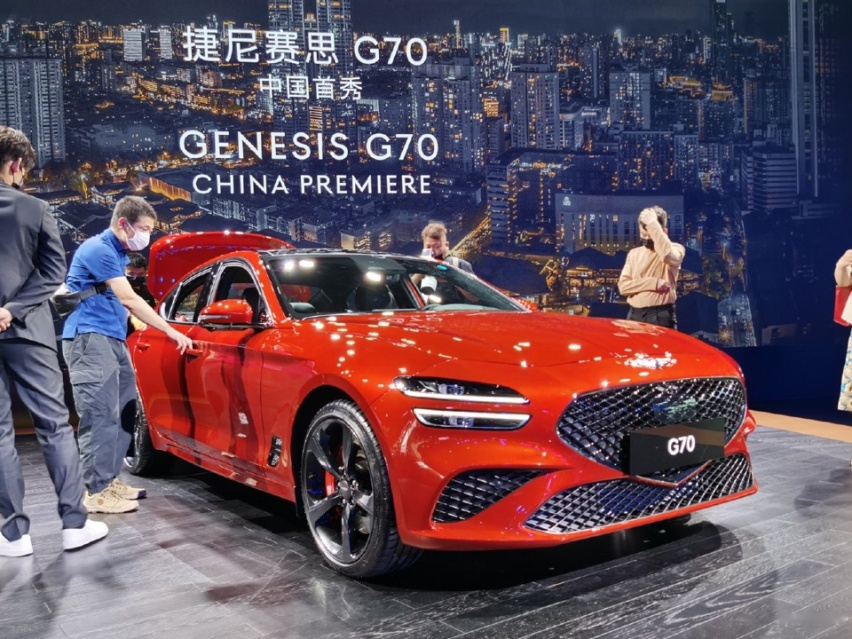 宾利即视感+245匹+后驱，新进口豪华轿跑仅售25万！CT4：完了