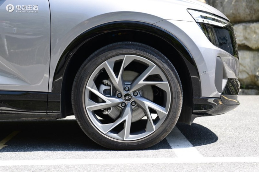 试驾Q5 e-tron 50 quattro！ 以用为主的豪华纯电SU