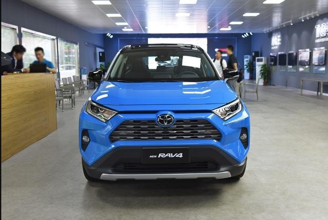 平台升级，价格下探，全新RAV4荣放售17.48-25.8万