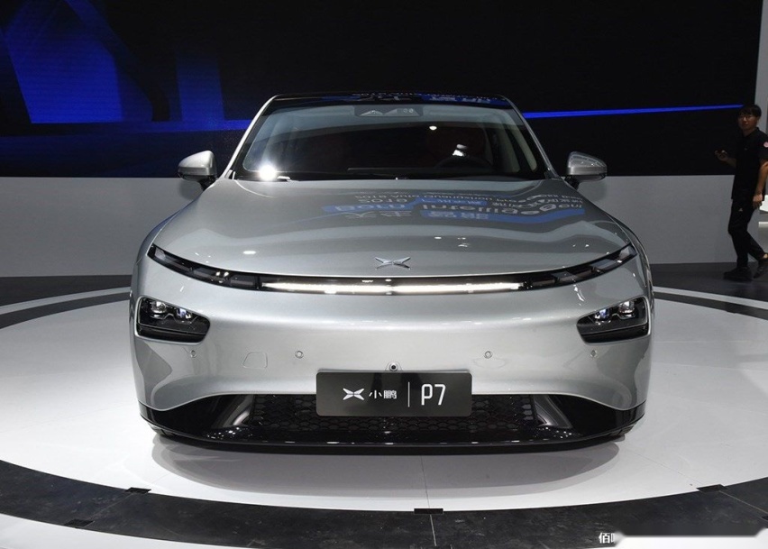 小鹏汽车P7