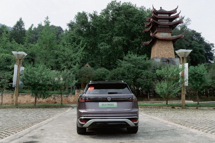 意外之喜的电动家庭SUV，一汽大众ID.6 CROZZ到底有什么魔力？