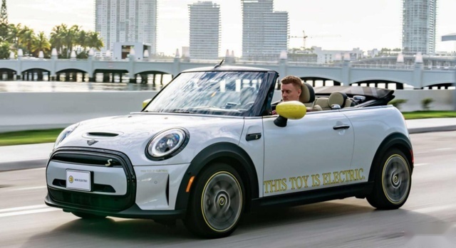 年轻人第一台电动敞篷车！MINI COOPER SE敞篷版官图发布