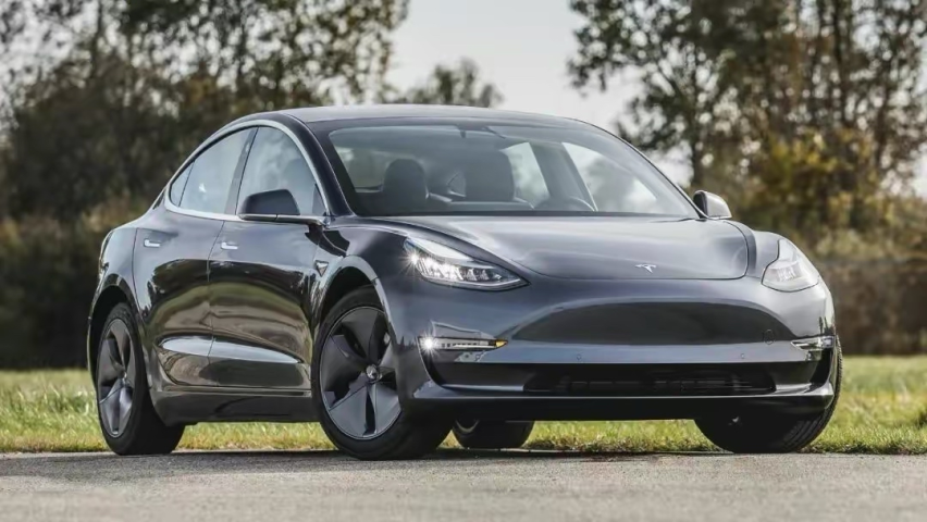 售價超20萬的比亞迪海豹對比特斯拉model 3,誰更值得買?