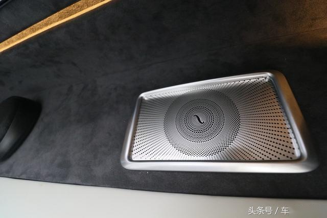 埃尔法同级，挂奔驰标，车价可买4台威霆，却深受国内土豪追捧！
