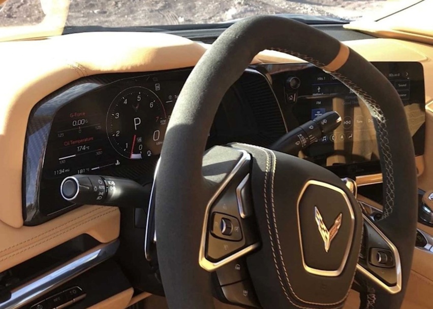 新科尔维特搭载6.2L V8发动机，3秒破百，堪称“速度无极