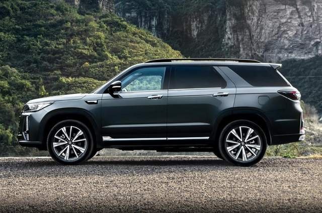 试驾长安旗舰SUV：2.0T+8AT配四驱，顶配才不到20万