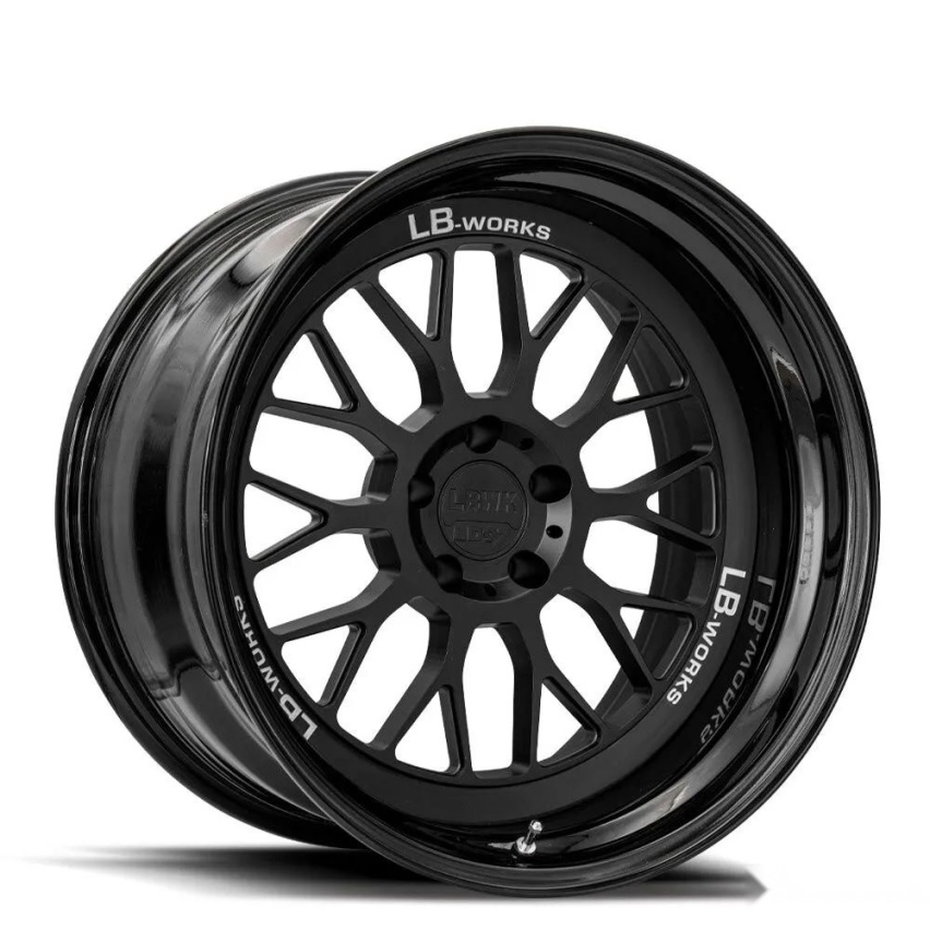 LIBERTY WALK推出丰田GR86宽体套件，跟火箭兔相比谁更好看