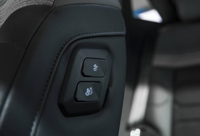 14.37万买中型车，凡尔赛C5 X哪款更值得入手？其实入门版就够了