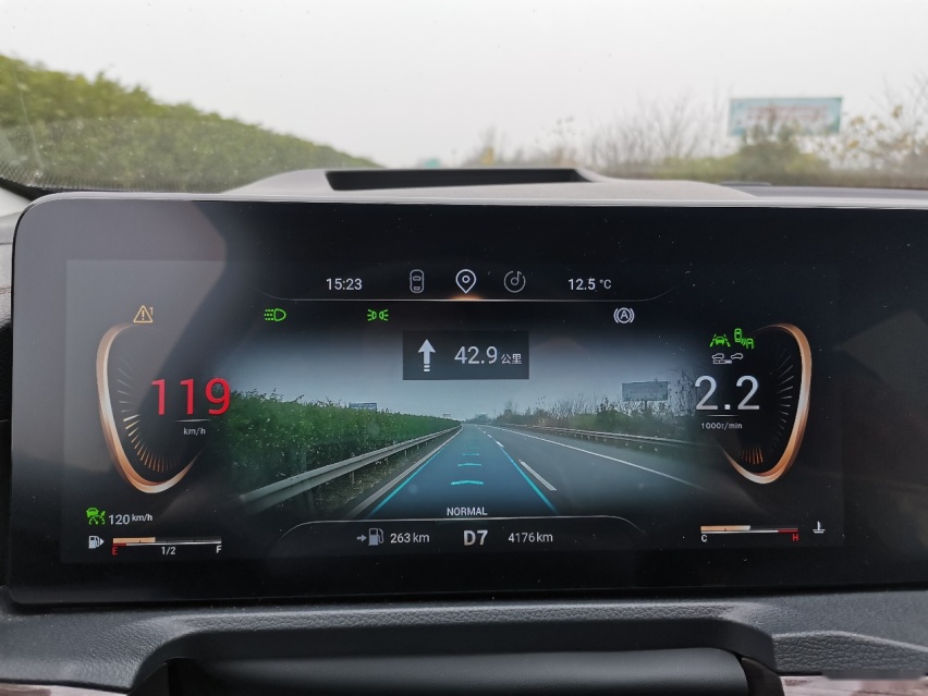 试驾星途旗舰车型揽月400T，全系标配带来“真”入门即豪华