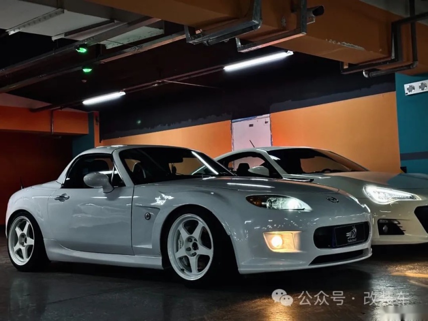 小姐姐打造竞技走街范马自达MX-5，竟是被男友带入的