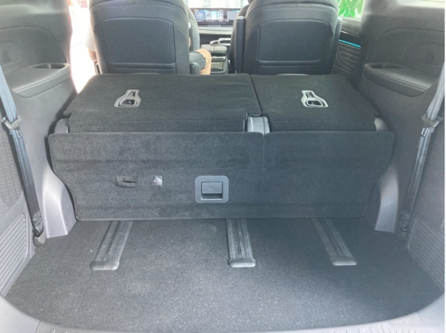 纯电+智能+豪华+MPV，上汽大通MAXUS MIFA 9实拍解析