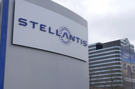 全球汽车公司Stellantis集团突然解雇400名美国员工，引关注