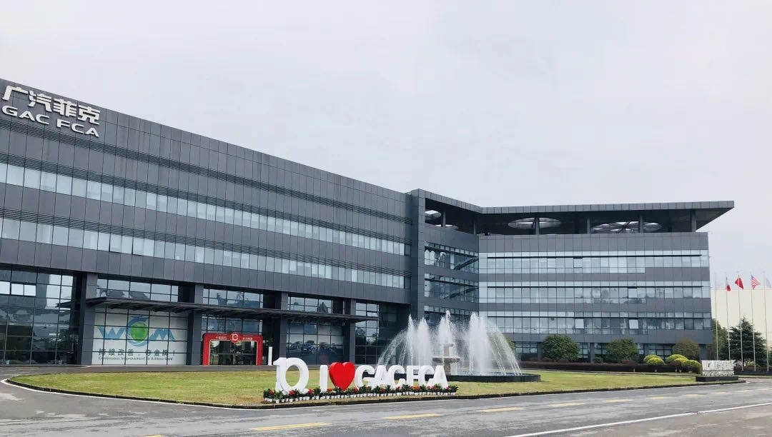 ̽�LJeep���N�̣�һ�e�Ɍ��������gϲ