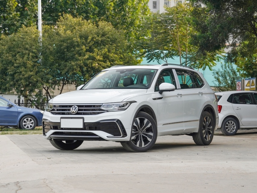 想买2.0T中型SUV，选大众还是红旗？途观L对比红旗HS5