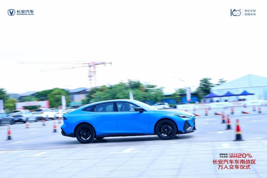 见证百年长安魅力，东南战区万人交车仪式圆满落幕