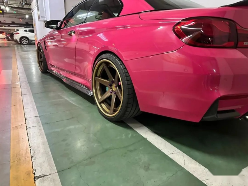 竞技走街范宝马M4自己玩，美式DUB风凯迪拉克XT6带娃用