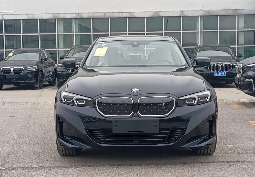 配置升级 宝马i3 eDrive40L实车曝光 续航592km