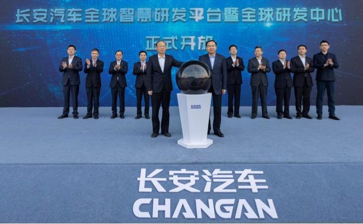 上海国际车展，长安CS75 PLUS内外兼修成为最亮眼的焦点