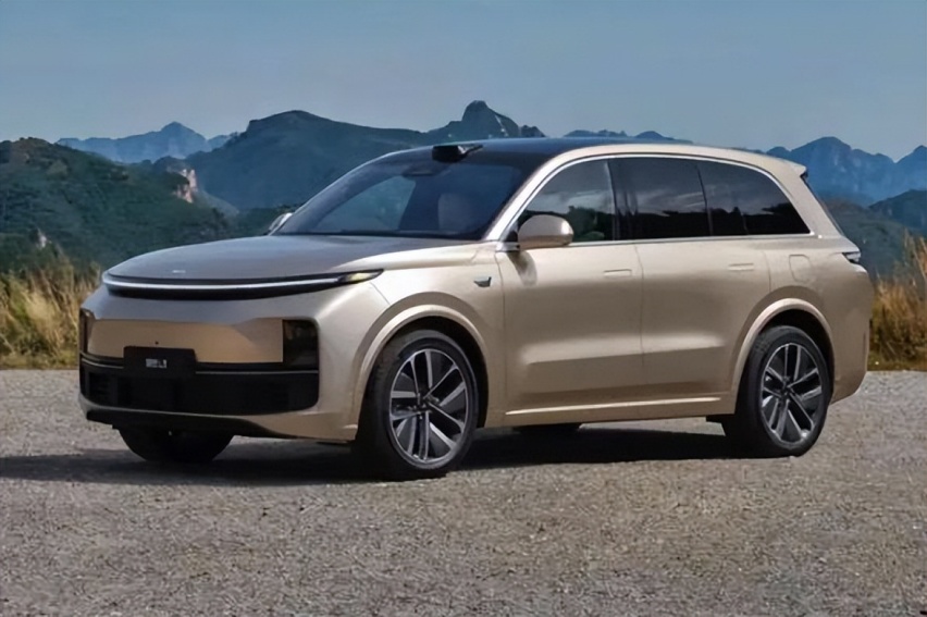 大过比亚迪唐，比理想L8还省，30多万买6/7座SUV，汉兰达依然香？
