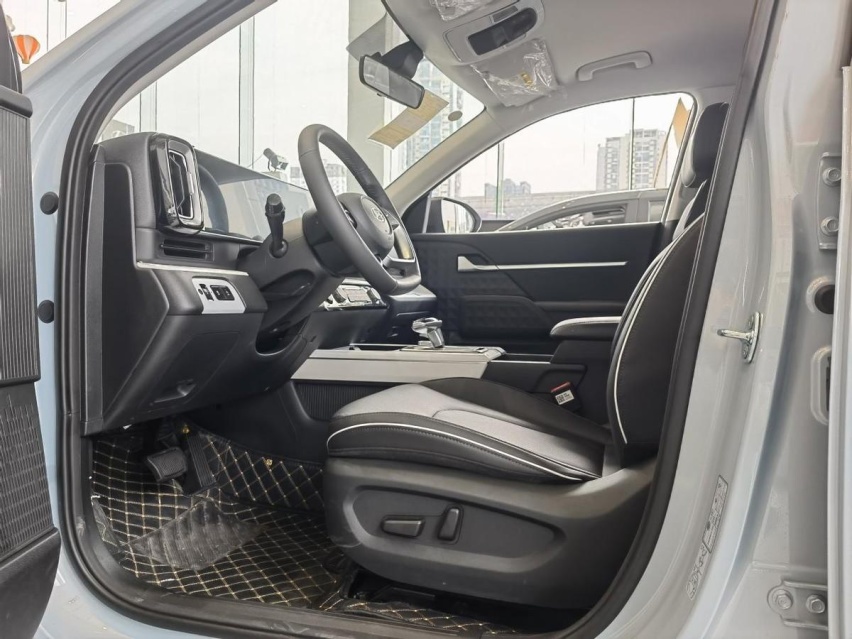 10万买2.0L合资SUV？实探沐飒：空间布局太有特色，优惠给力