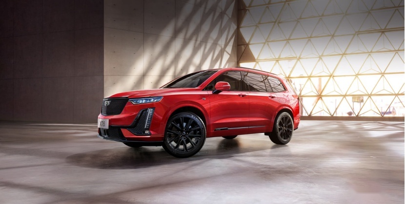 豪华车大比拼，凯迪拉克XT6、沃尔沃XC90和奥迪Q5L你看好谁？