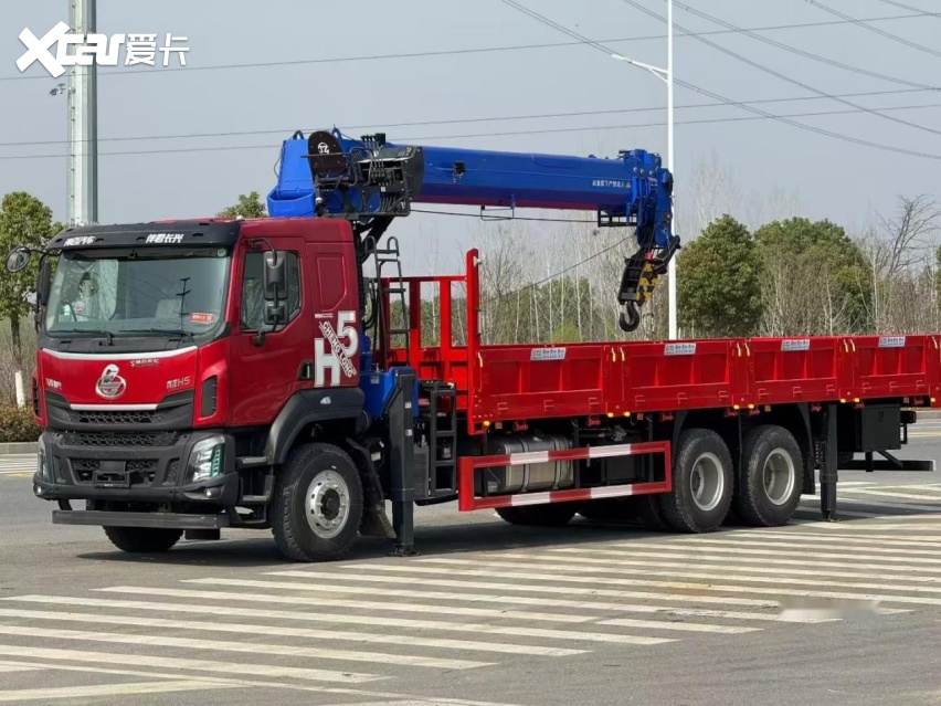 重载吊装实力派，乘龙H5 6×4随车吊强势登场