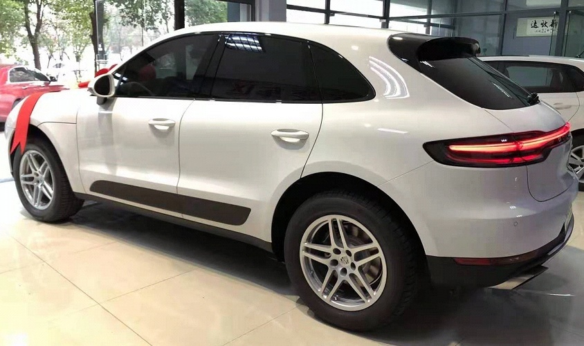体验2.0T丐版保时捷Macan，高颜值空间小，老款还加价？