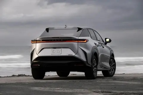 【E汽车】售约32万元起，2025款雷克萨斯RZ官图发布