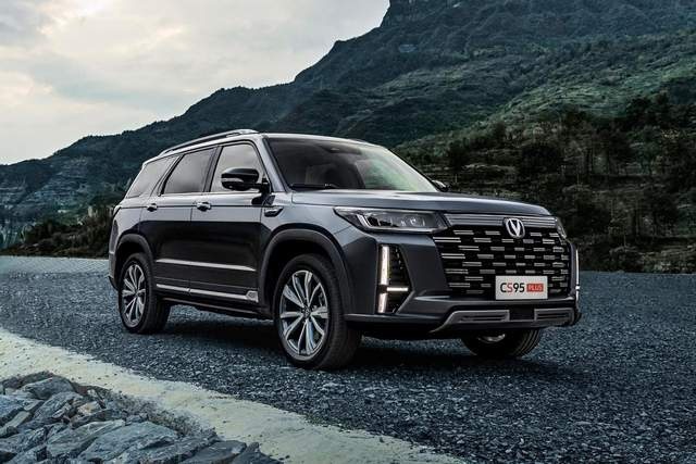 试驾长安旗舰SUV：2.0T+8AT配四驱，顶配才不到20万