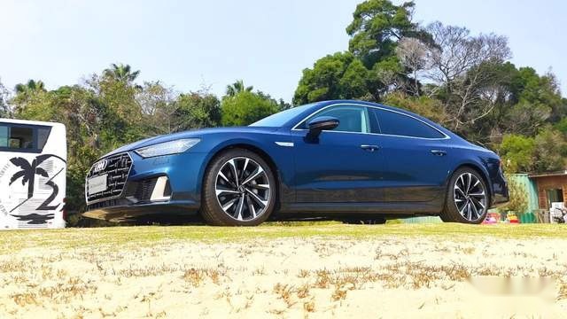 5.6秒破百、3.0T V6引擎的魅力，深入试驾奥迪A7L