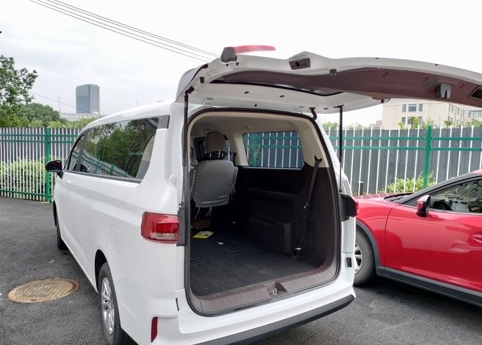 不能错过的中大型mpv，锐胜王牌M7和五菱凯捷