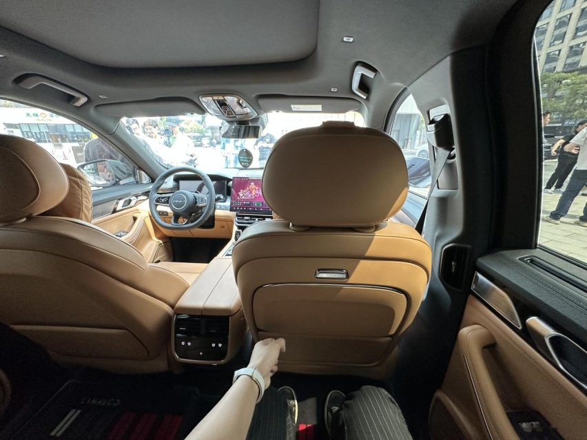 试驾领克新09 EM-P，一台更好开的六座SUV！