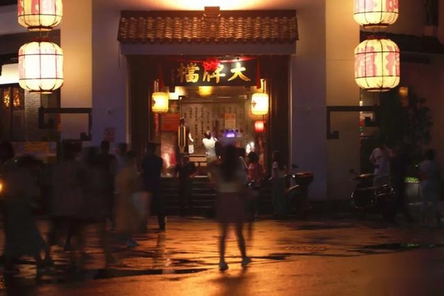 夜泊古秦淮、日探紫金山，梧桐下与北京现代菲斯塔畅游南京