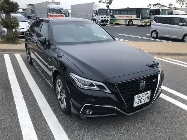 丰田皇冠华丽转身,配V6+后驱+主动降噪,比奥迪A6L有气场