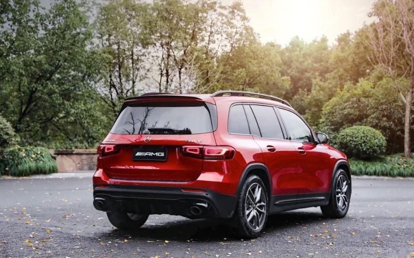 把性能注入SUV，看奔驰如何将GLB35AMG玩出钢炮新境界！