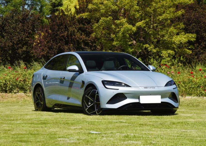 比亚迪决战特斯拉Model 3的车型，海豹“制夷”的压力不小