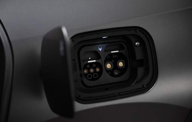 660km续航、800V超充，极狐阿尔法T5预售价15.58万元起！