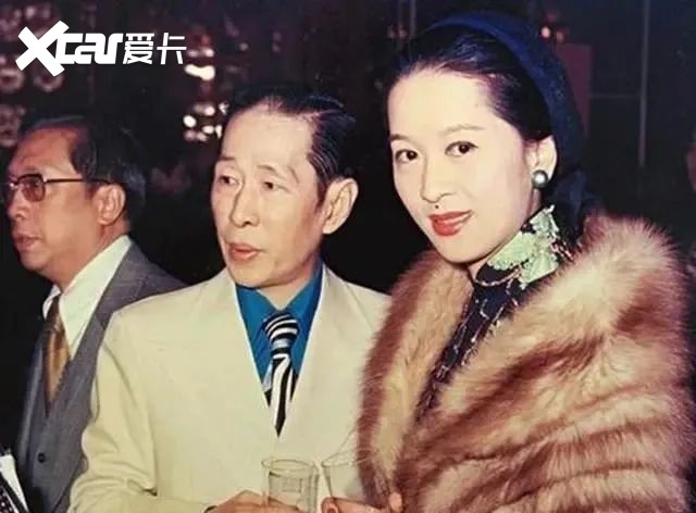 她为嫁豪门当27年小三,穿30年塑身衣讨好丈夫,4亿遗产却只