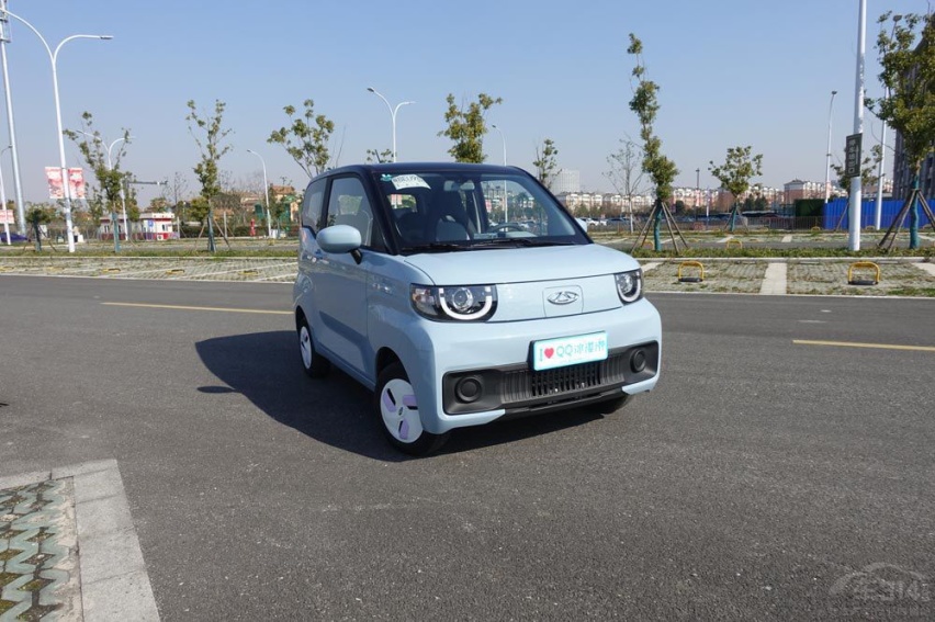 预算10万元，选QQ冰淇淋还是宝骏KiWi EV？