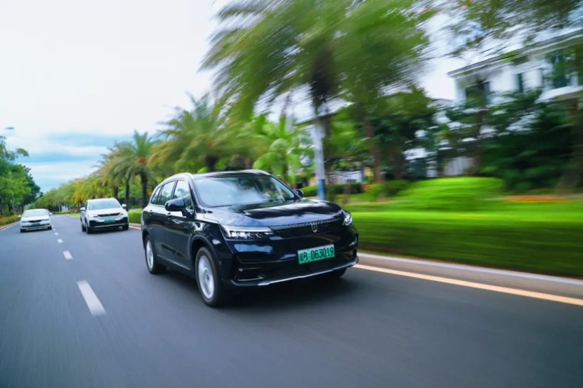 創維汽車勇闖三亞,椰林樹影中見出行實力-愛卡汽車愛