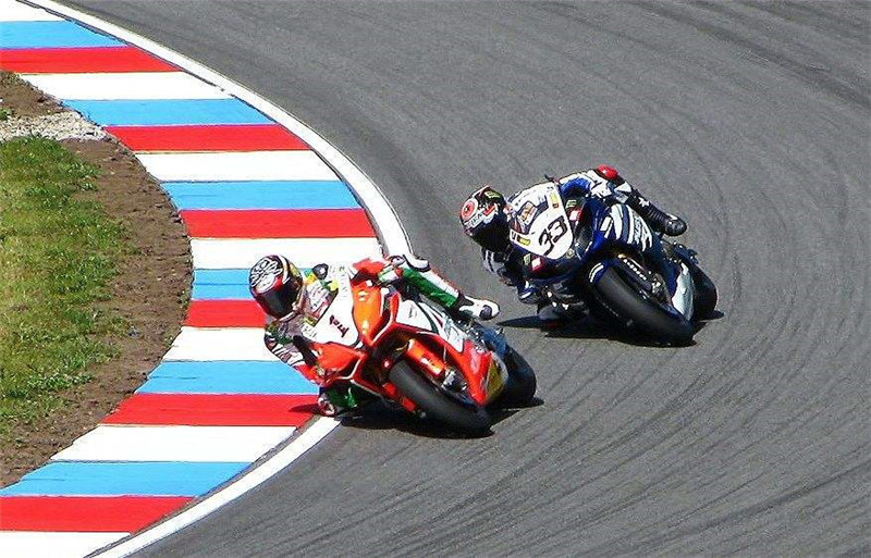 要实现弯道超车,自主品牌能依靠新能源吗?