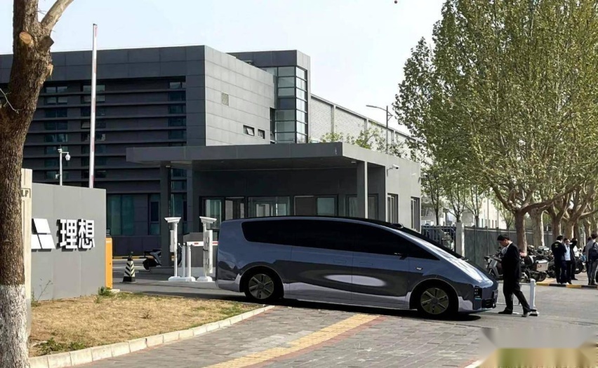 志在成为50万以上MPV销冠，理想MEGA杀入纯电市场，能成吗？